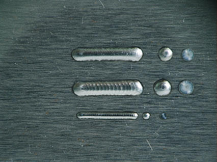 <a href='http://www.rbhgus.cn/product/3.htm' class='text_a'>模具激光焊機</a>修復(fù)鏡面模具效果